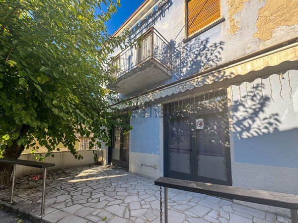 locale commerciale in affitto a Trieste in zona Opicina