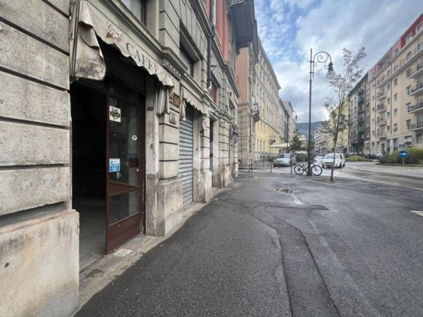 negozio in affitto a Trieste in zona Cologna