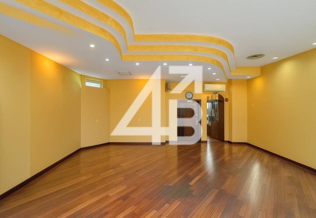 negozio in affitto a Trieste in zona Borgo Teresiano