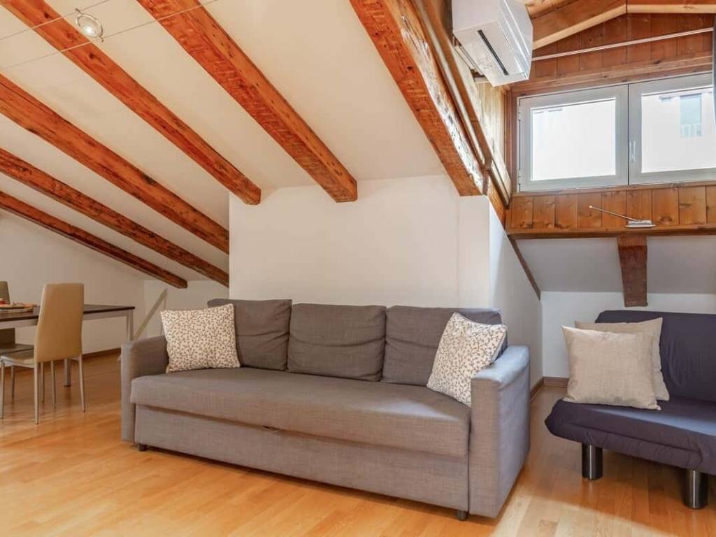 appartamento in affitto a Trieste in zona Borgo Teresiano