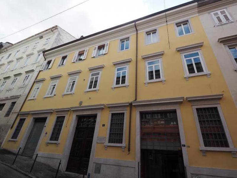 appartamento in affitto a Trieste in zona Città Vecchia