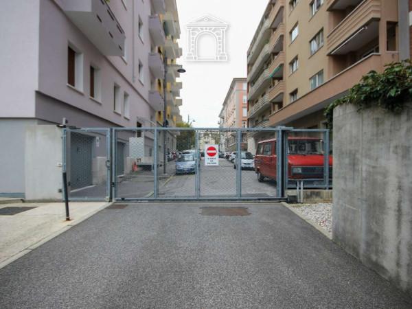 negozio in affitto a Trieste in zona Campi Elisi
