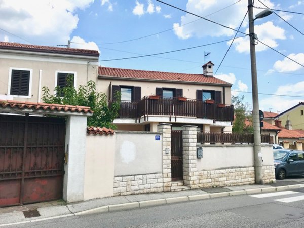 casa indipendente in affitto a Trieste in zona Servola