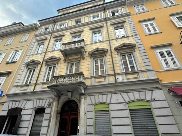 negozio in affitto a Trieste in zona Città Vecchia
