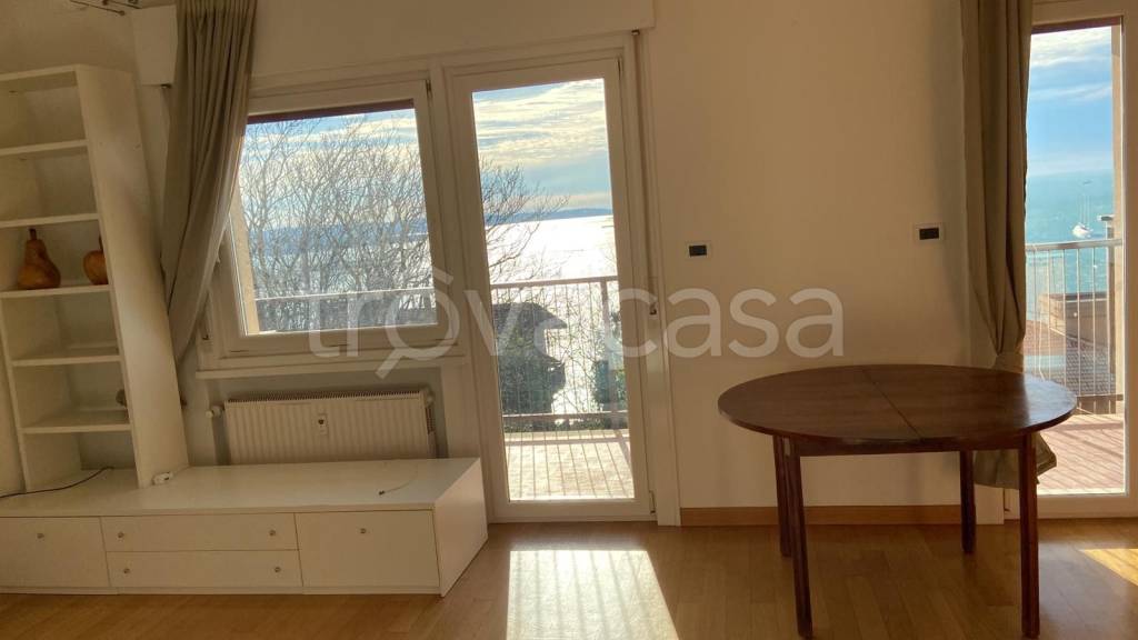 appartamento in affitto a Trieste in zona Barcola