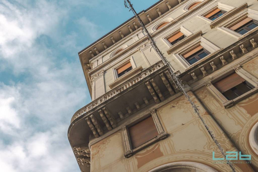 appartamento in affitto a Trieste in zona Borgo Teresiano