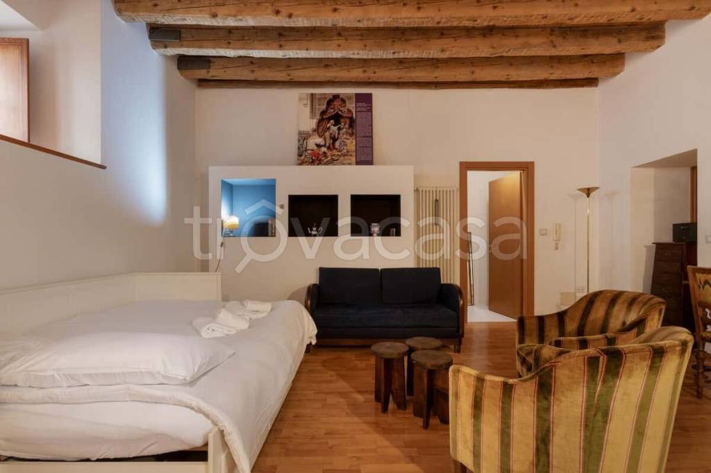 appartamento in affitto a Trieste in zona Città Vecchia