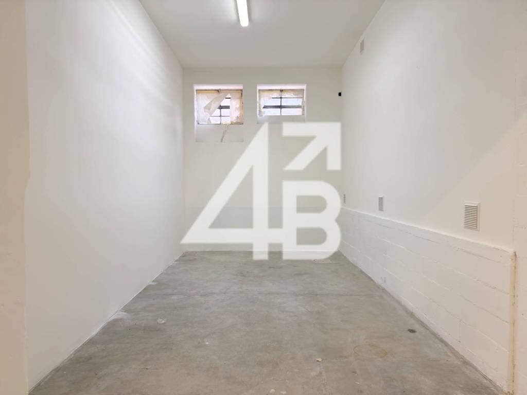 locale di sgombero in affitto a Trieste in zona Chiarbola