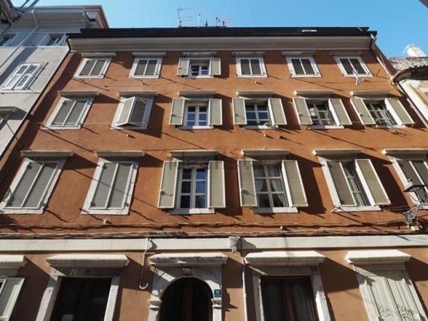 appartamento in affitto a Trieste in zona Cavana