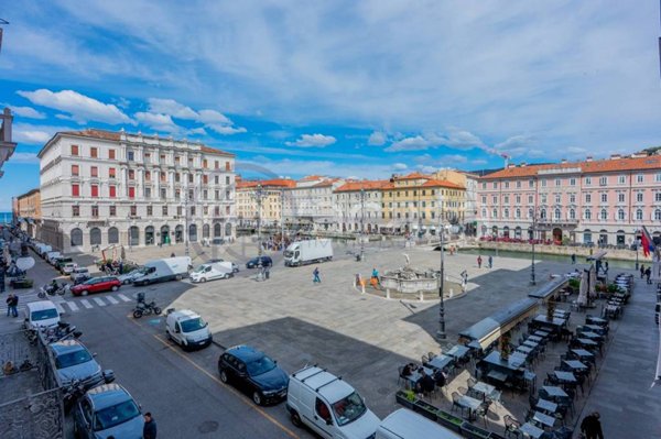 appartamento in affitto a Trieste in zona Borgo Teresiano