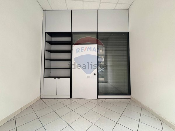 locale commerciale in affitto a Trieste in zona Cologna