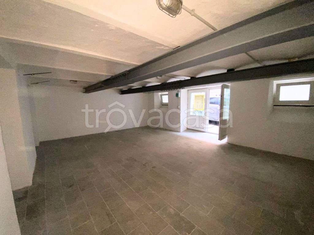 locale commerciale in affitto a Trieste