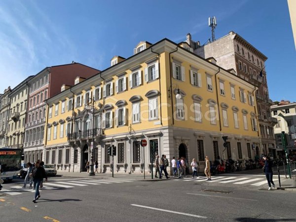 appartamento in affitto a Trieste in zona Borgo Teresiano