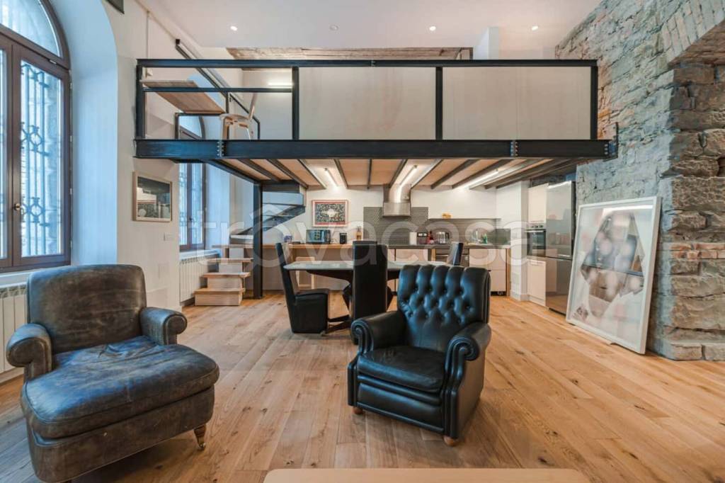 appartamento in affitto a Trieste in zona Borgo Teresiano