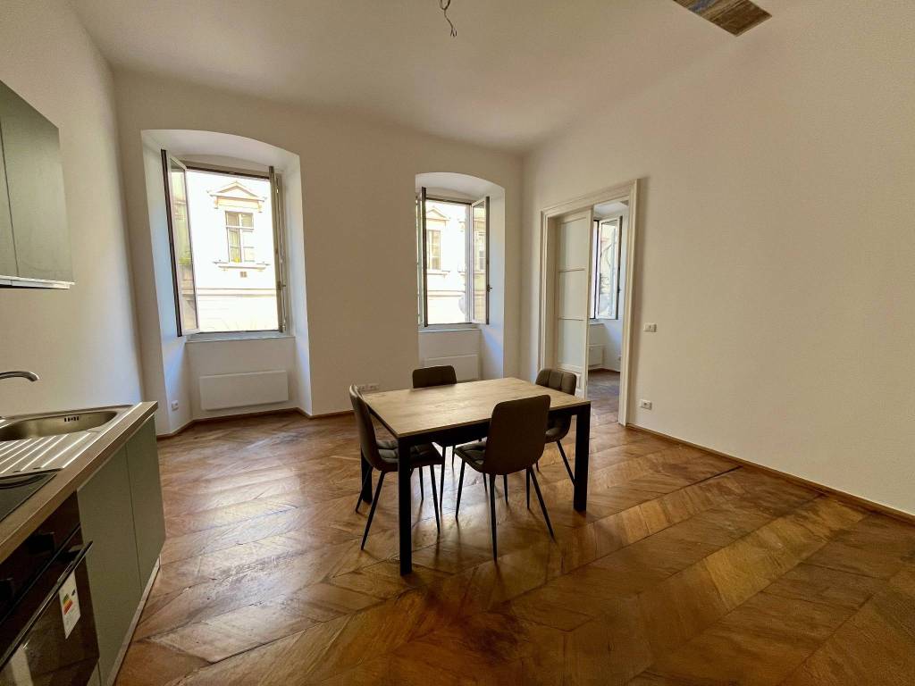 appartamento in affitto a Trieste in zona Cavana