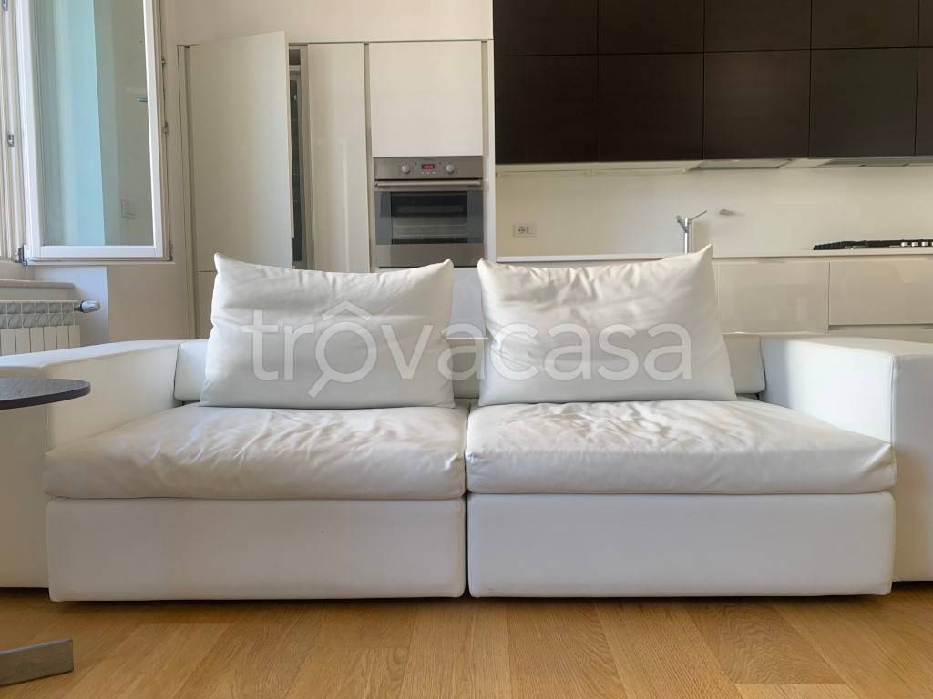 appartamento in affitto a Trieste in zona Borgo Teresiano