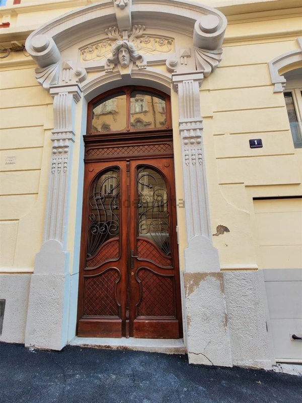 appartamento in affitto a Trieste in zona Borgo Teresiano