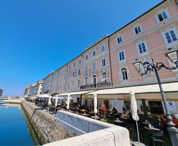 appartamento in affitto a Trieste in zona Borgo Teresiano