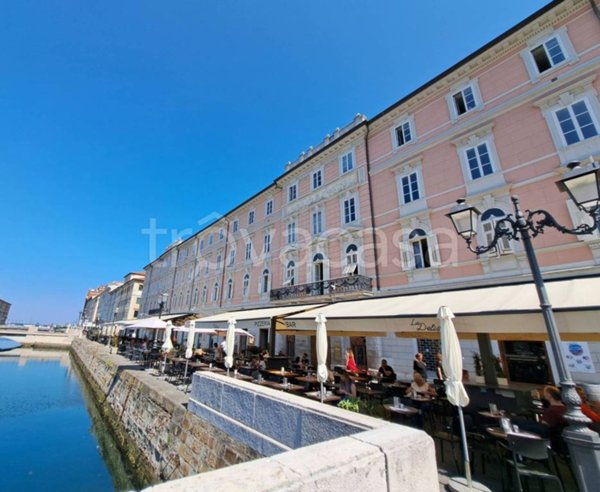 appartamento in affitto a Trieste in zona Borgo Teresiano