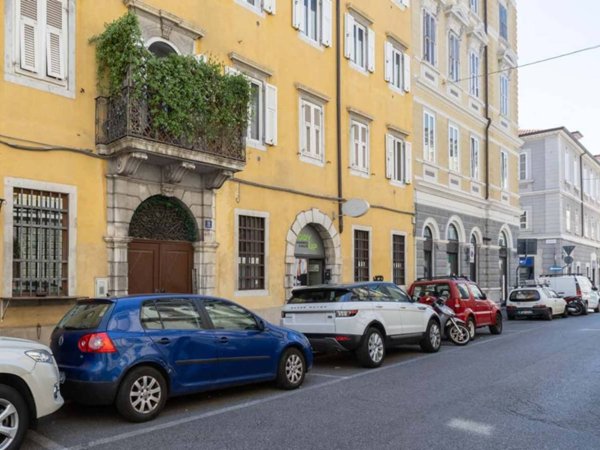 appartamento in affitto a Trieste in zona Borgo Teresiano