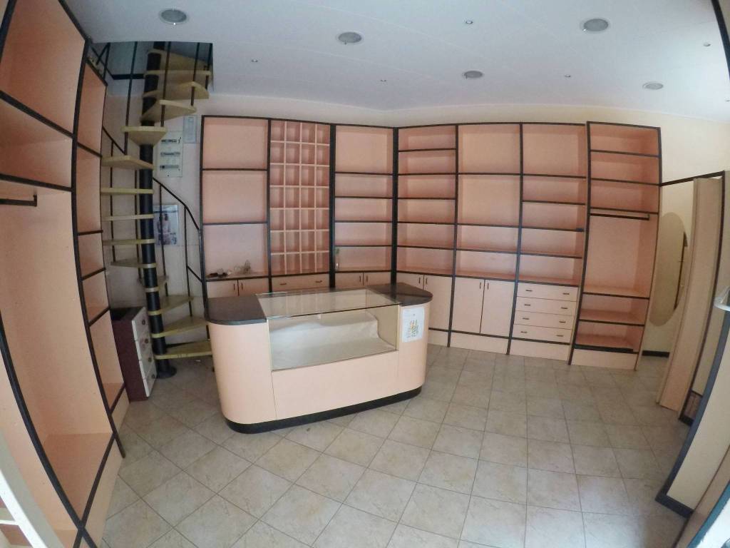 negozio in affitto a Trieste