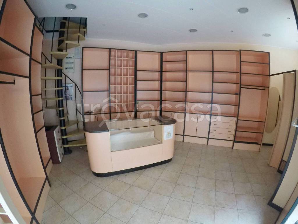 negozio in affitto a Trieste