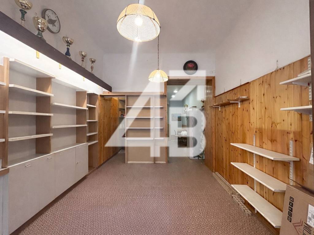 negozio in affitto a Trieste in zona Gretta