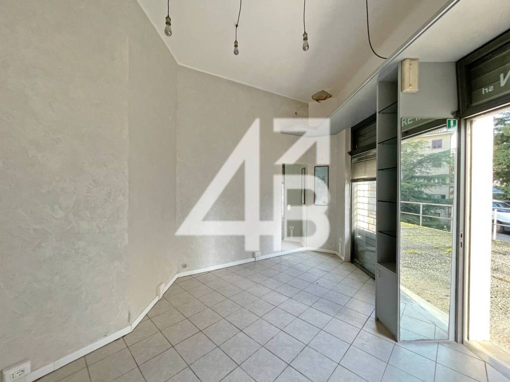 negozio in affitto a Trieste in zona Gretta