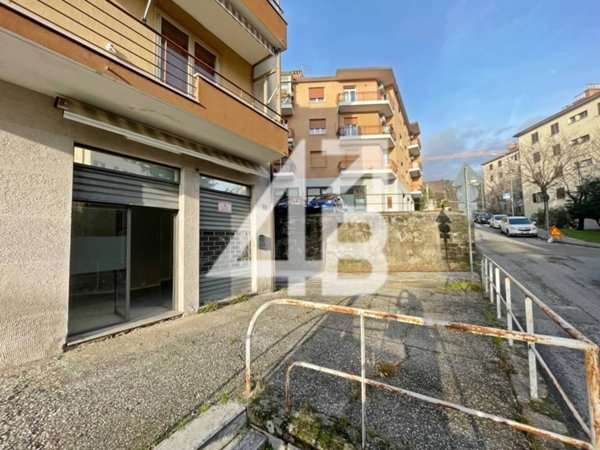 negozio in affitto a Trieste in zona Barcola
