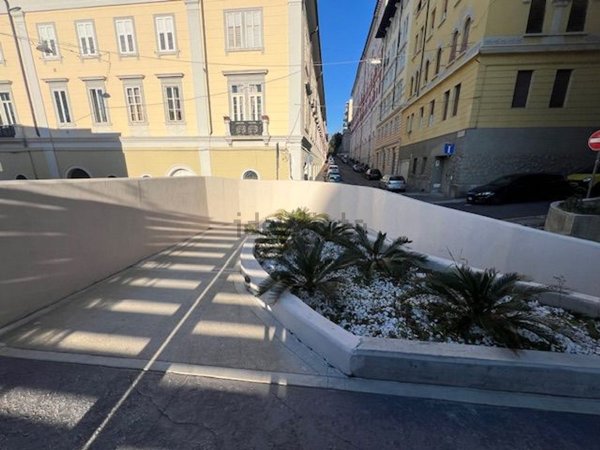 appartamento in affitto a Trieste in zona Borgo Teresiano