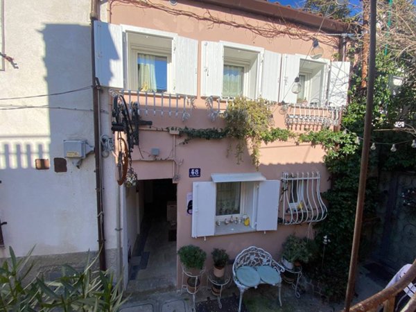 casa indipendente in affitto a Trieste in zona Cologna