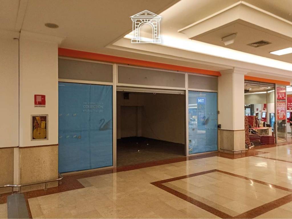 negozio in affitto a Trieste in zona San Giacomo