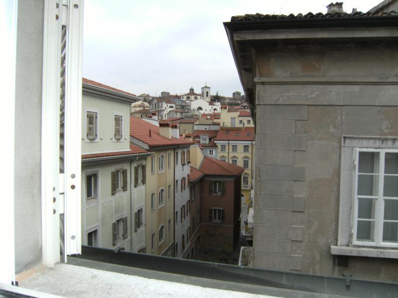 appartamento in affitto a Trieste in zona Cavana
