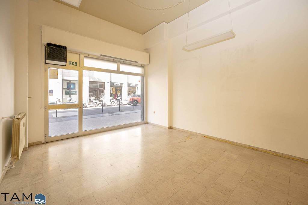 negozio in affitto a Trieste in zona Borgo Teresiano
