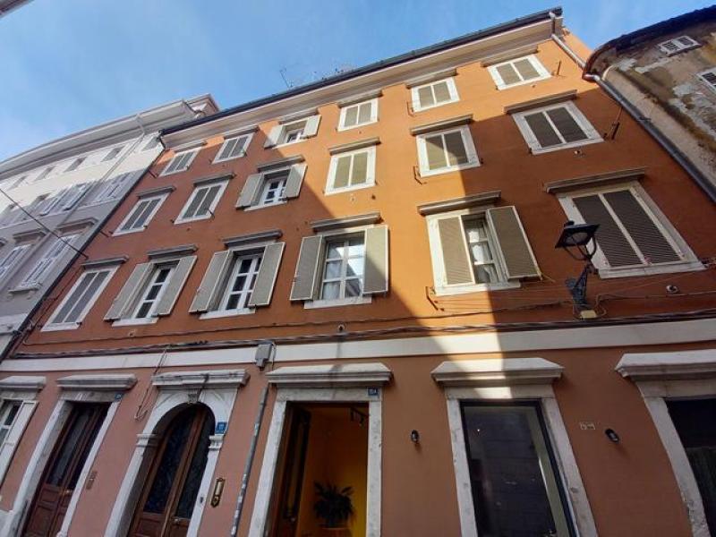 appartamento in affitto a Trieste in zona Cavana