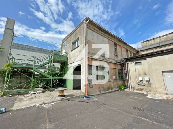 locale commerciale in affitto a Trieste in zona Campi Elisi