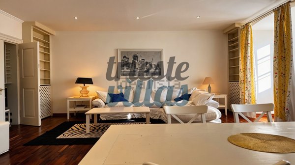 appartamento in affitto a Trieste in zona Borgo Teresiano