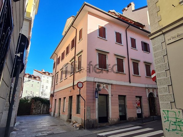 appartamento in affitto a Trieste in zona Città Vecchia