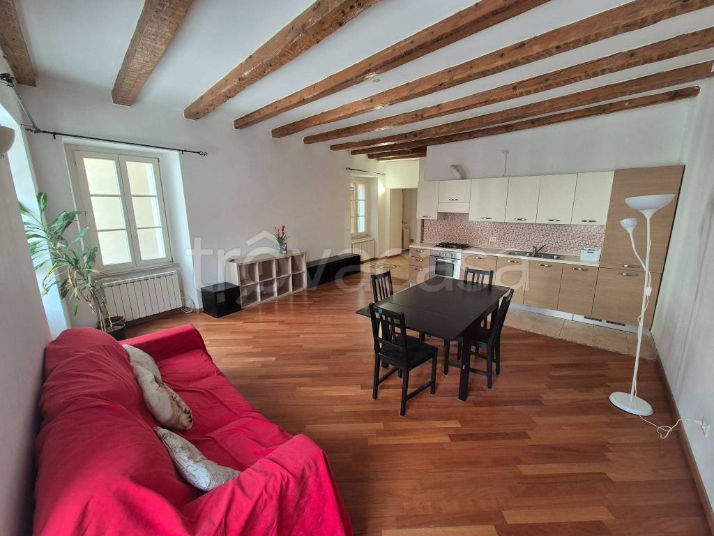 appartamento in affitto a Trieste in zona Cavana