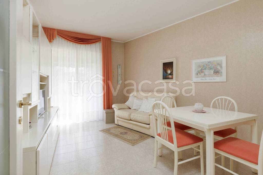 appartamento in affitto a Trieste in zona Campi Elisi