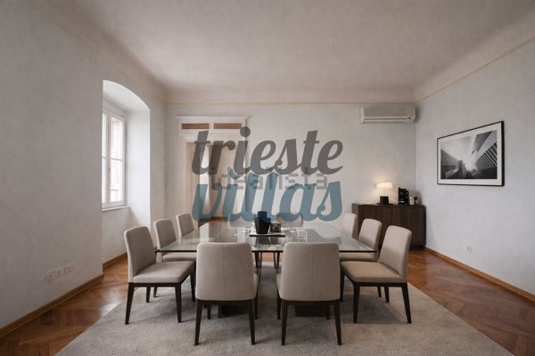 appartamento in affitto a Trieste in zona Città Vecchia