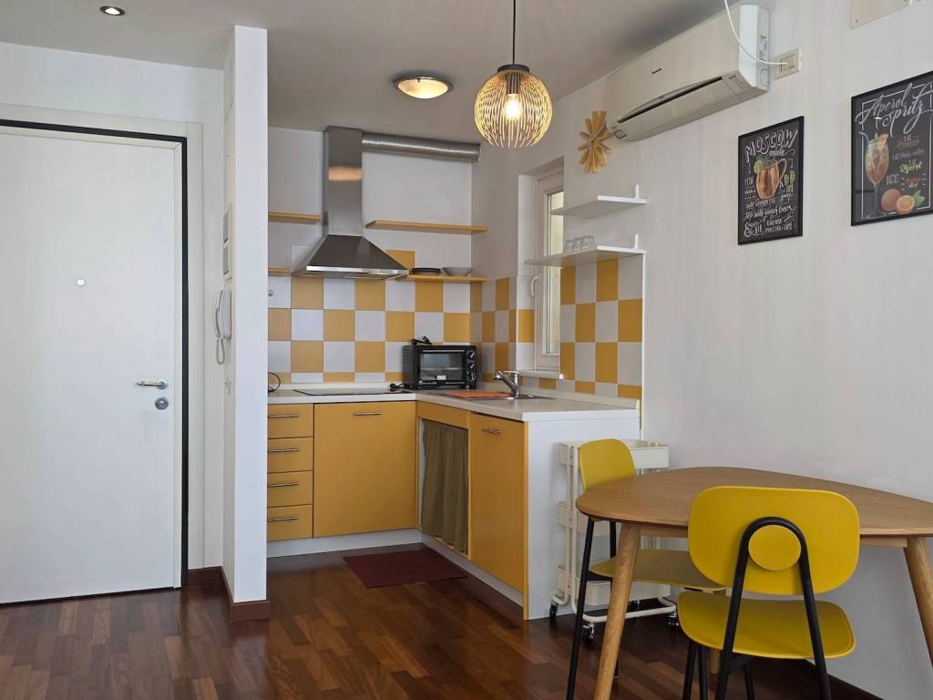 appartamento in affitto a Trieste in zona Cavana