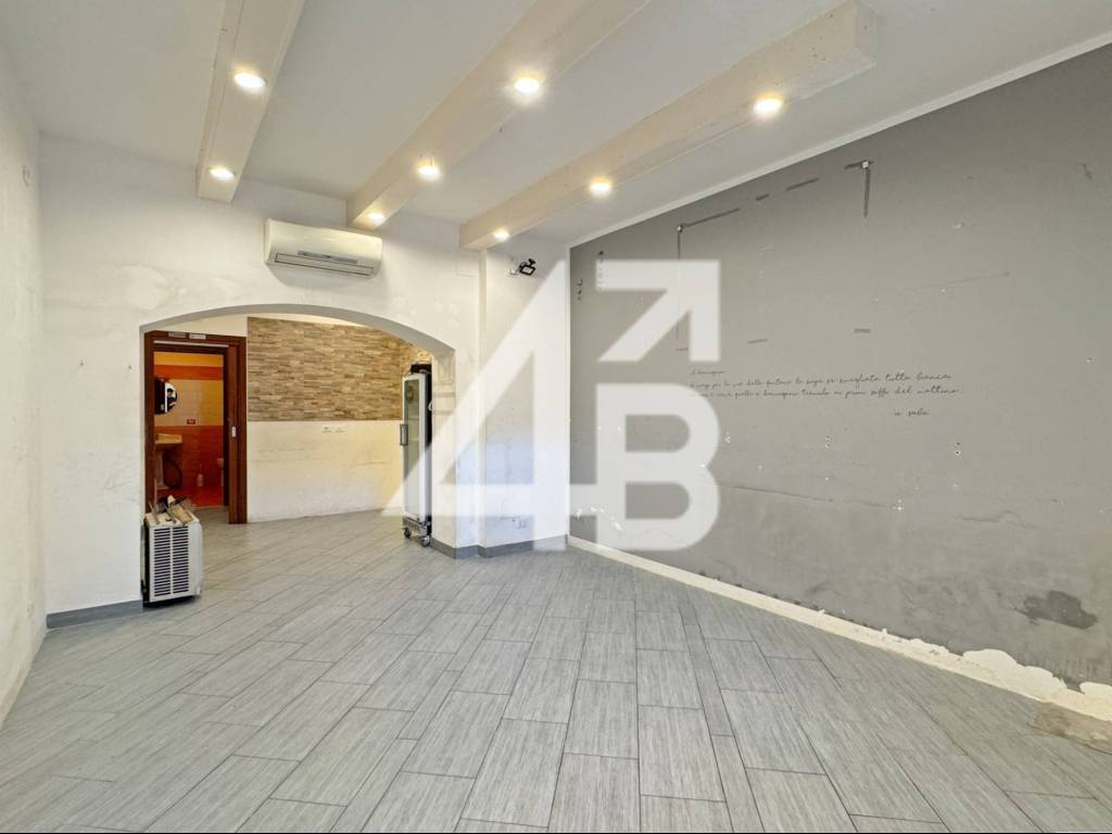 negozio in affitto a Trieste in zona San Giacomo