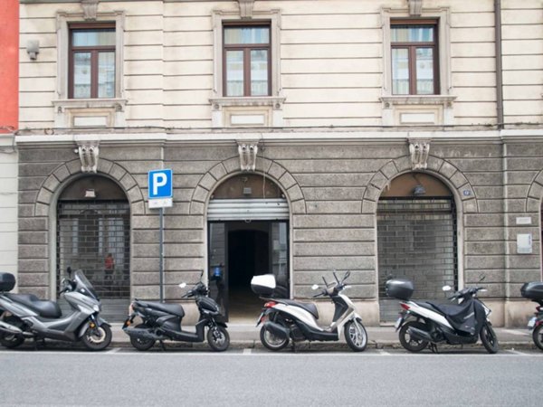 negozio in affitto a Trieste in zona Borgo Teresiano