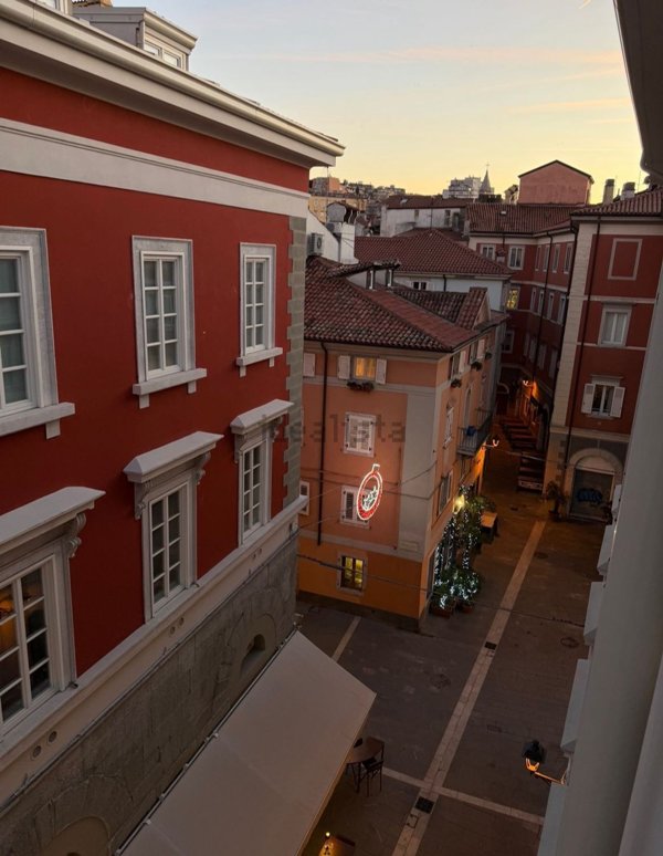 appartamento in affitto a Trieste in zona Città Vecchia