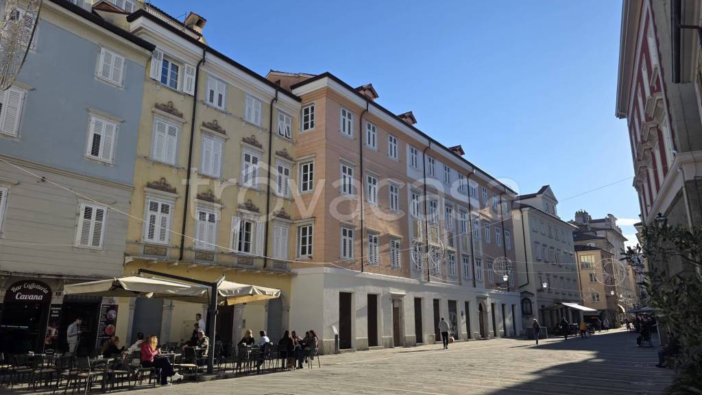 negozio in affitto a Trieste in zona Città Vecchia