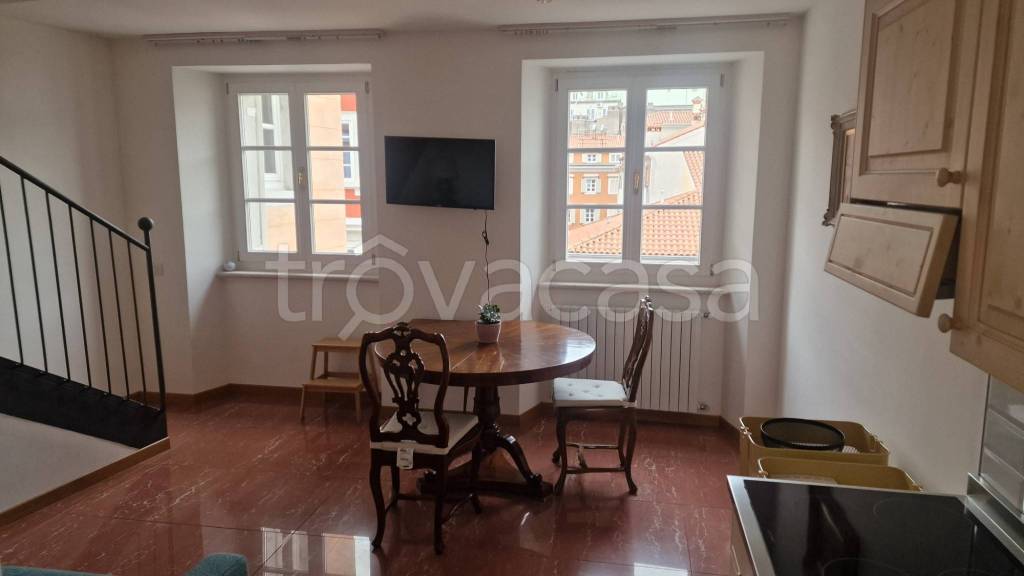 appartamento in affitto a Trieste in zona Cavana