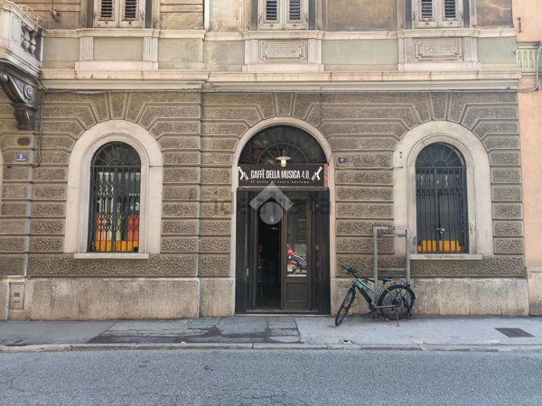 locale commerciale in affitto a Trieste