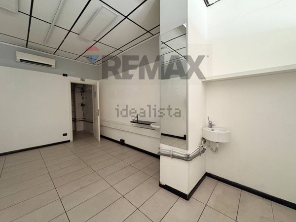 locale commerciale in affitto a Trieste in zona Borgo Teresiano