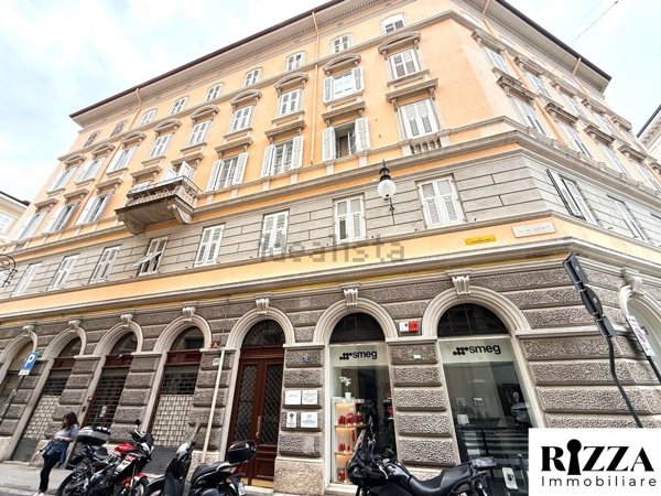 appartamento in affitto a Trieste in zona Borgo Teresiano